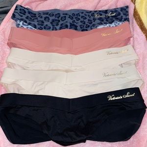 Victoria’s Secret underwear set 5p
